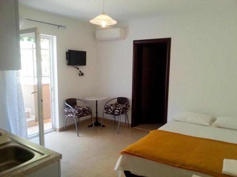 Hacienda Valmare Apartment Брела Екстериор снимка