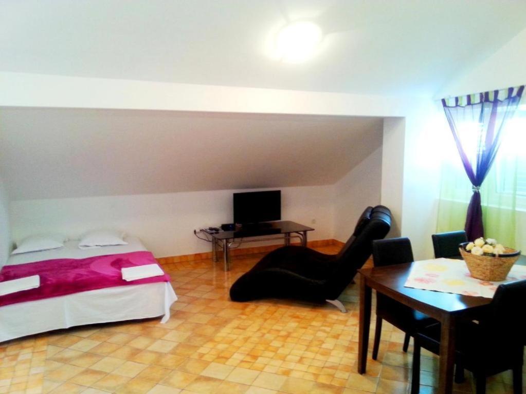Hacienda Valmare Apartment Брела Екстериор снимка