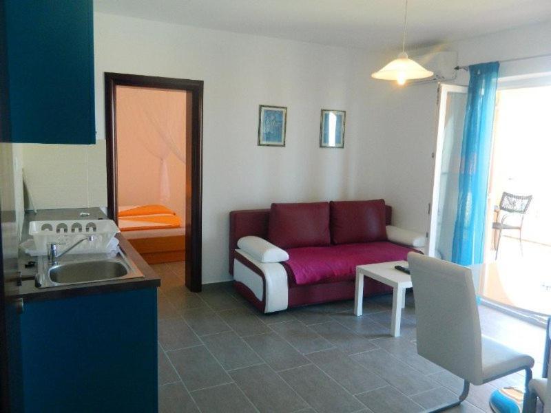 Hacienda Valmare Apartment Брела Екстериор снимка